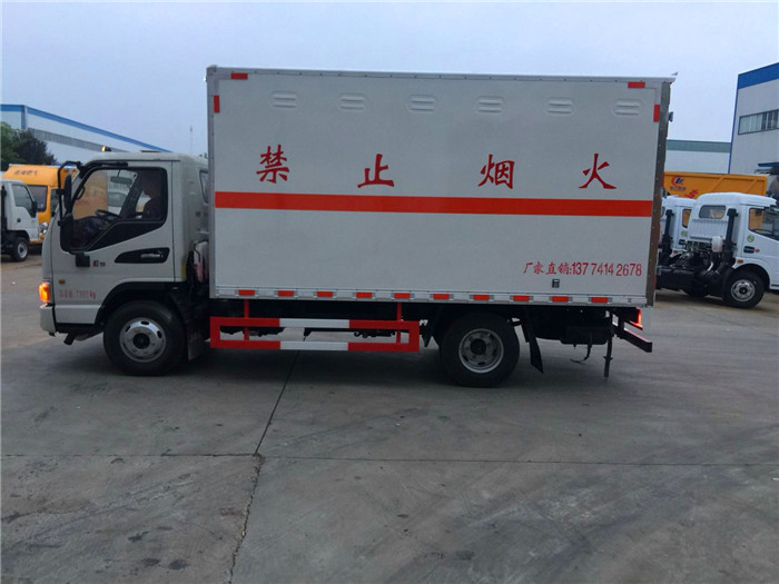 江淮5.1米易燃液体厢式运输车