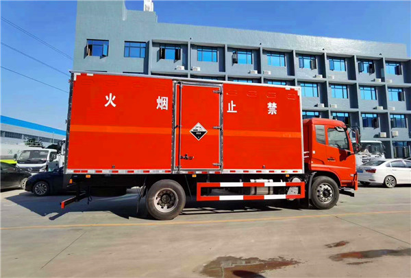 国六东风天锦6米8爆破器材运输车